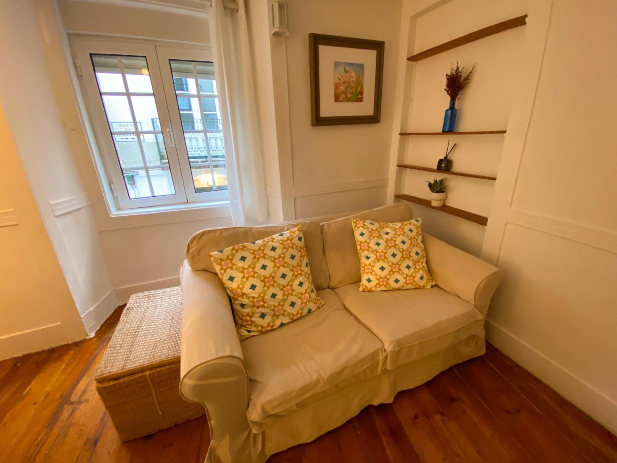 Charming Bairro Alto 2-bedroom Escape Lissabon